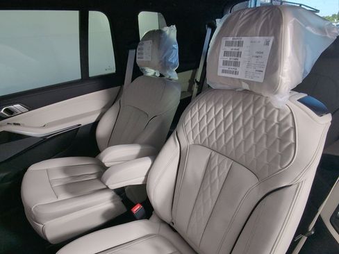 New 2026 BMW X7 xDrive40i w/ Executive Package image 28