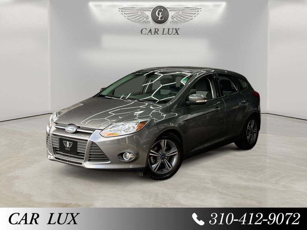 Used 2014 Ford Focus SE w/ SE Sport Package FWD image 1