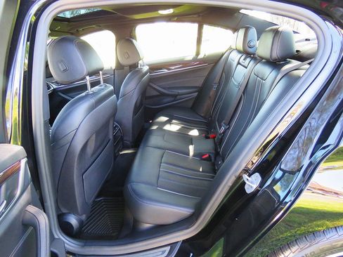 Used 2020 BMW 530i w/ Convenience Package image 18