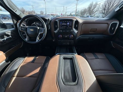 Used 2022 Chevrolet Silverado 2500 High Country w/ Z71 Off-Road Package image 23