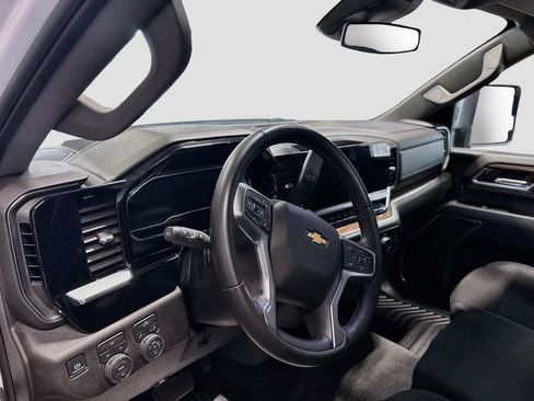 Used 2025 Chevrolet Silverado 2500 LT w/ Convenience Package AWD/4WD image 9