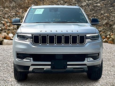 Used 2024 Jeep Wagoneer Series III image 3