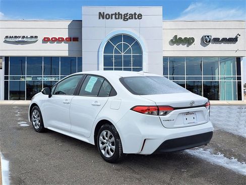 Used 2024 Toyota Corolla LE image 3