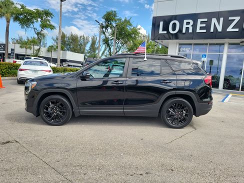 Used 2023 GMC Terrain SLE w/ Elevation Edition FWD image 8