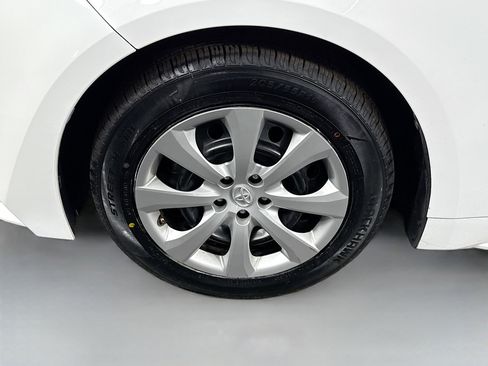 Used 2024 Toyota Corolla LE image 37