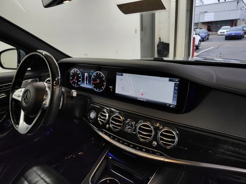 Used 2019 Mercedes-Benz S 560 4MATIC Sedan w/ Premium Package image 4
