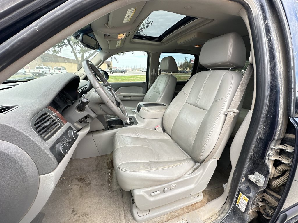 Used 2007 Chevrolet Suburban LTZ w/ LTZ Preferred Equipment Group AWD/4WD image 20