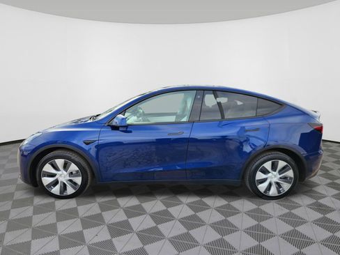Used 2021 Tesla Model Y Long Range image 5