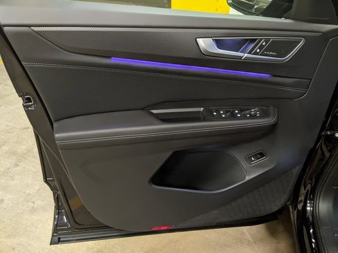 New 2026 Volkswagen Atlas Cross Sport SEL Premium R-Line image 9