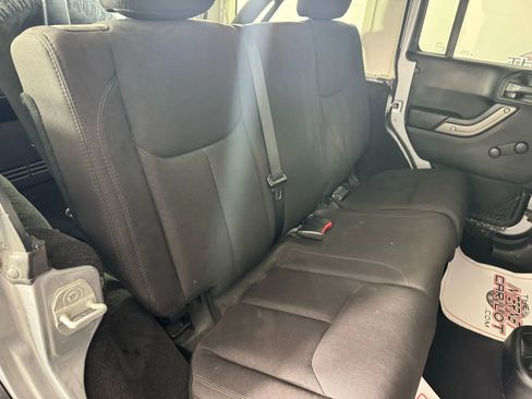 Used 2014 Jeep Wrangler Unlimited Sport image 31