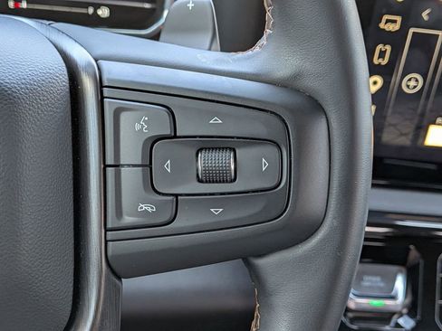 Certified 2025 GMC Sierra 1500 AT4 w/ AT4 Premium Package AWD/4WD image 13