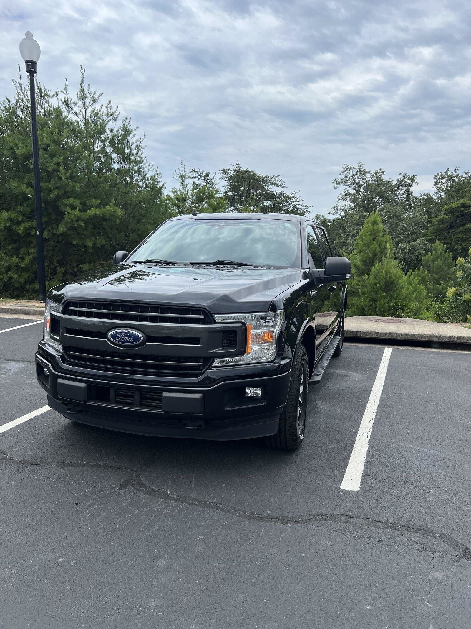 Used 2020 Ford F150 XLT w/ Equipment Group 302A Luxury AWD/4WD image 4