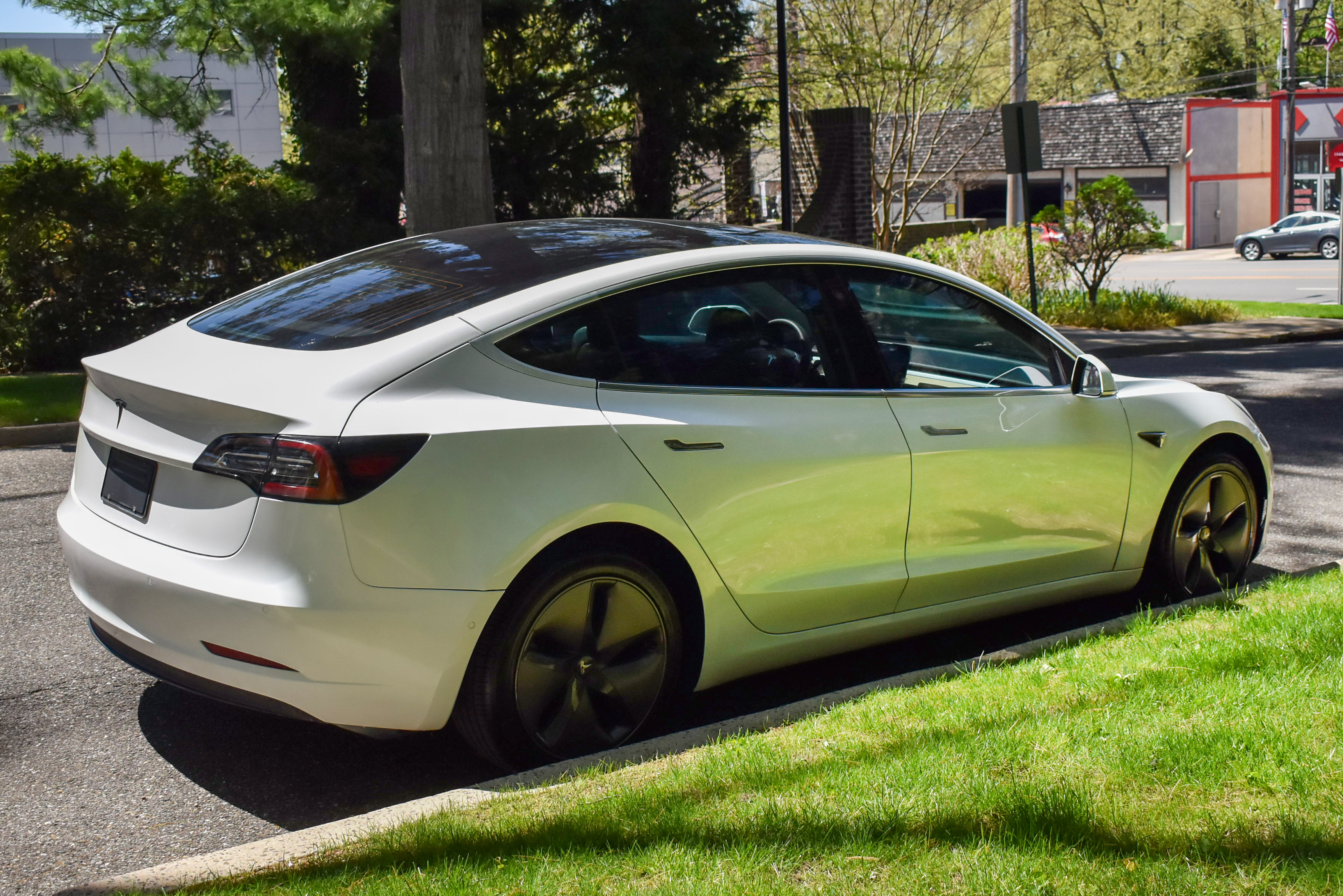Used 2020 Tesla Model 3 Standard Range RWD image 9