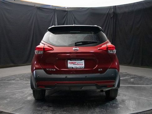 Used 2020 Nissan Kicks SR image 11