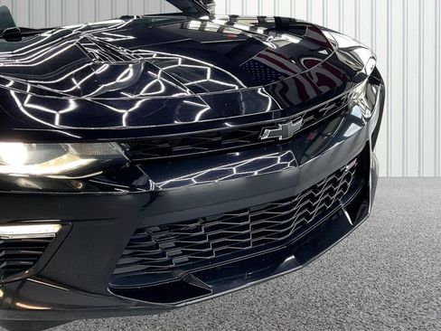 Used 2018 Chevrolet Camaro SS RWD image 33
