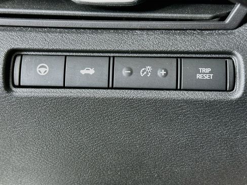 Used 2023 Nissan Altima 2.5 SV w/ SV Premium Package FWD image 16