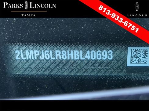 Used 2017 Lincoln MKX Reserve w/ Luxury Package image 16