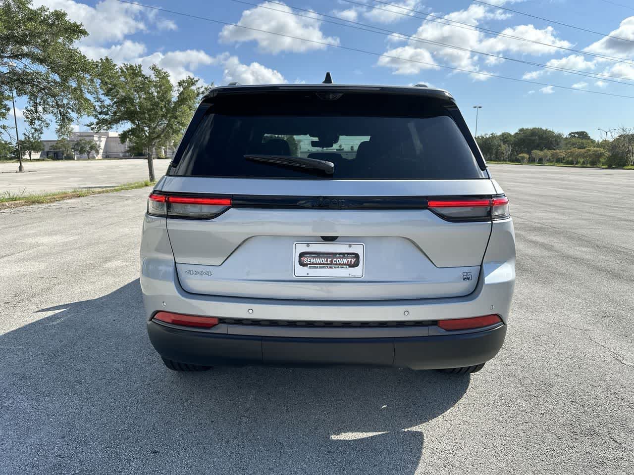 New 2026 Jeep Grand Cherokee Limited AWD/4WD image 13