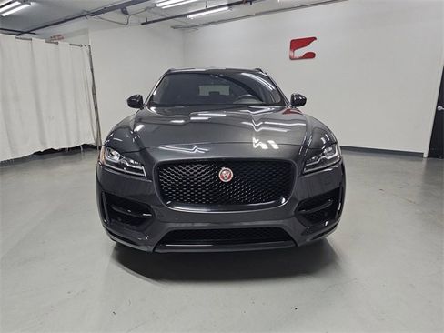 Used 2020 Jaguar F-PACE R-Sport image 3
