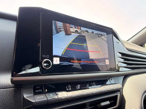 Used 2025 Toyota Camry SE FWD image 22