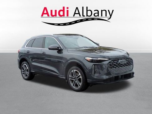 Certified 2025 Audi Q5 2.0T Premium Plus w/ Premium Plus image 8