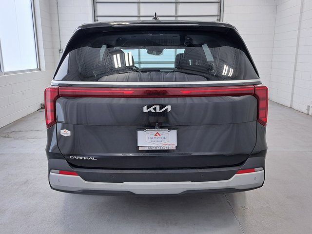Used 2025 Kia Carnival FWD image 6