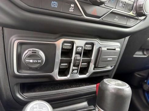 Certified 2022 Jeep Wrangler Unlimited Sahara w/ Cold Weather Group image 20