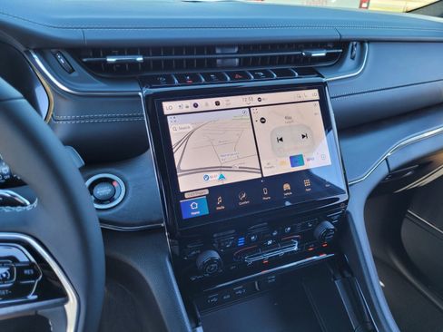 New 2025 Jeep Grand Cherokee Overland image 21