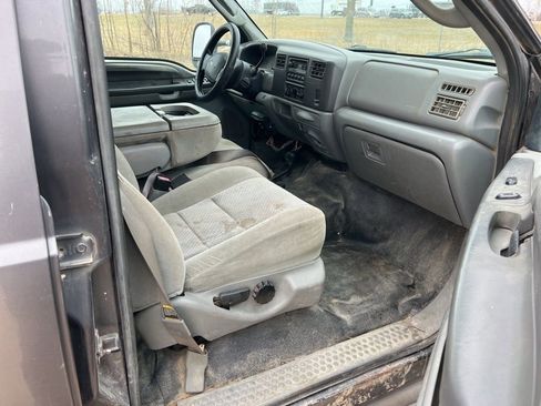 Used 2004 Ford F350 XLT image 22
