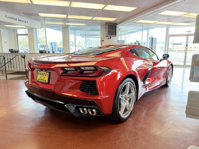 Used 2025 Chevrolet Corvette Stingray Preferred Cpe w/ Battery Protection Package RWD image 6