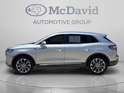 Used 2023 Lincoln Nautilus Reserve w/ Luxury Package AWD/4WD image 4