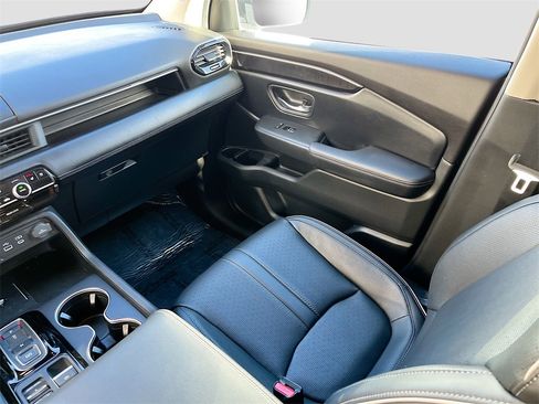 Used 2025 Honda Pilot Elite image 25