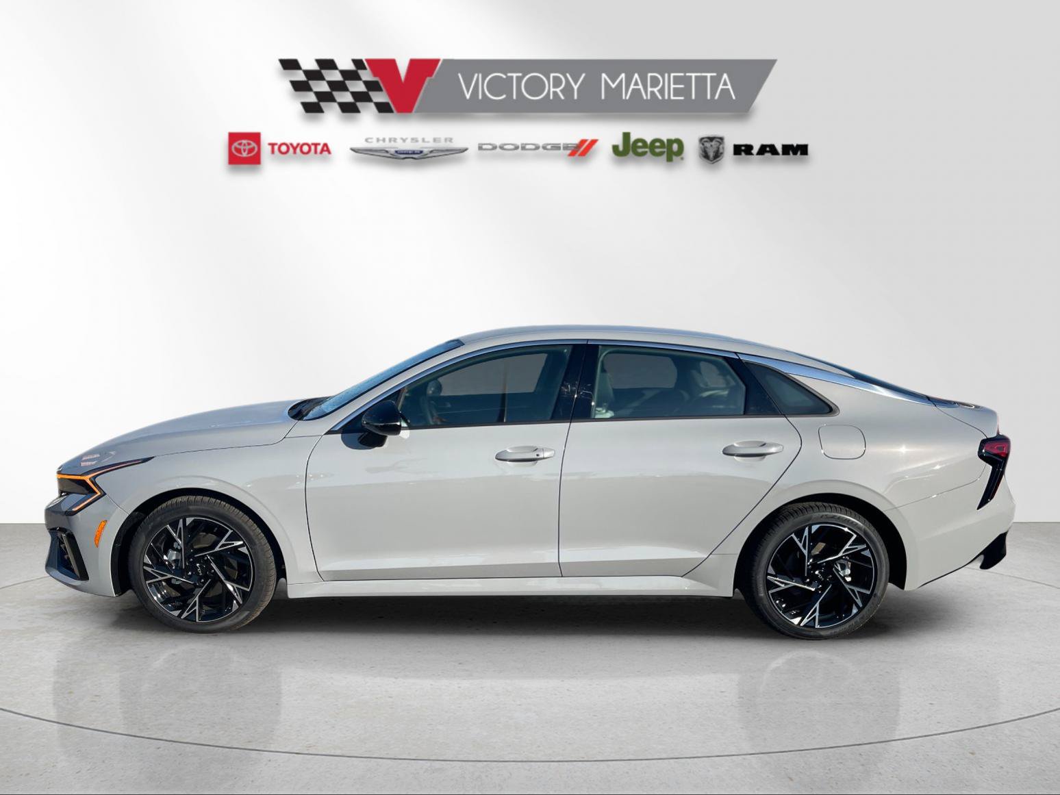 Used 2027 Kia K5 GT-Line FWD image 2