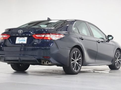 Used 2020 Toyota Camry SE FWD image 13