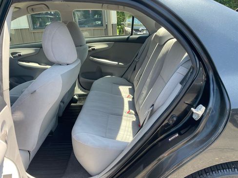 Used 2011 Toyota Corolla LE FWD image 9