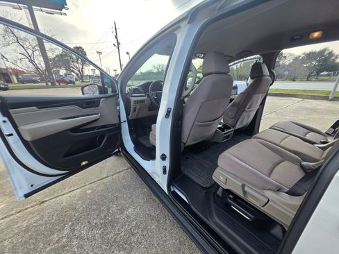 Used 2022 Honda Odyssey EX image 12