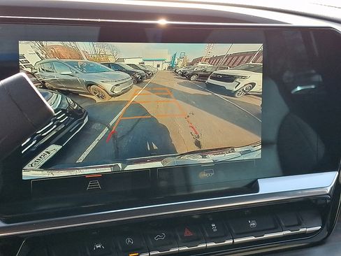 Certified 2025 GMC Sierra 1500 SLT image 20