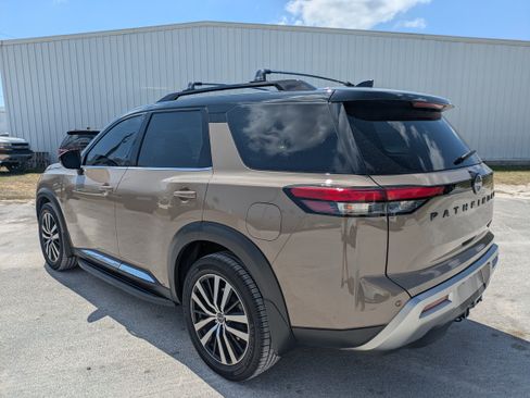 Used 2023 Nissan Pathfinder Platinum w/ Lighting Package (N93) AWD/4WD image 6