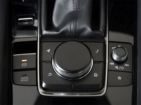 New 2025 MAZDA MAZDA3 2.5 Turbo Sedan w/Premium Plus image 40