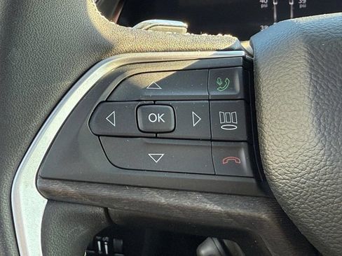 New 2025 Jeep Grand Cherokee L Limited w/ Luxury Tech Group II AWD/4WD image 14