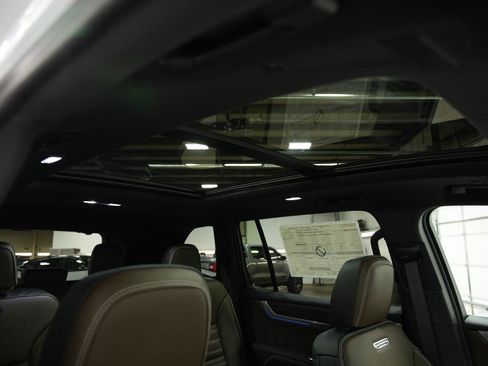 New 2026 GMC Acadia Denali Ultimate w/ LPO, Floor Liner Package image 20