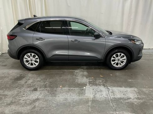 Used 2024 Ford Escape Active w/ Tech Pack #1 AWD/4WD image 2