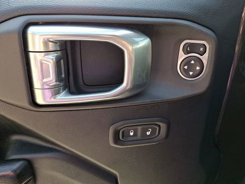 Used 2021 Jeep Wrangler Unlimited Sport AWD/4WD image 15