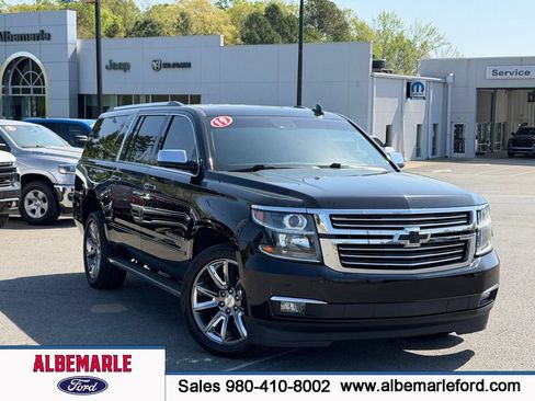 Used 2019 Chevrolet Suburban Premier AWD/4WD image 1