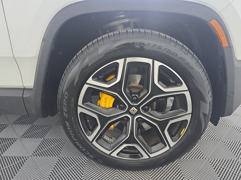 Used 2024 Rivian R1S Adventure AWD/4WD image 11
