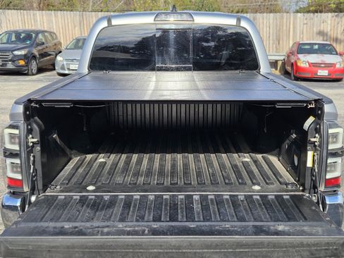 Used 2019 Toyota Tacoma TRD Off-Road image 31