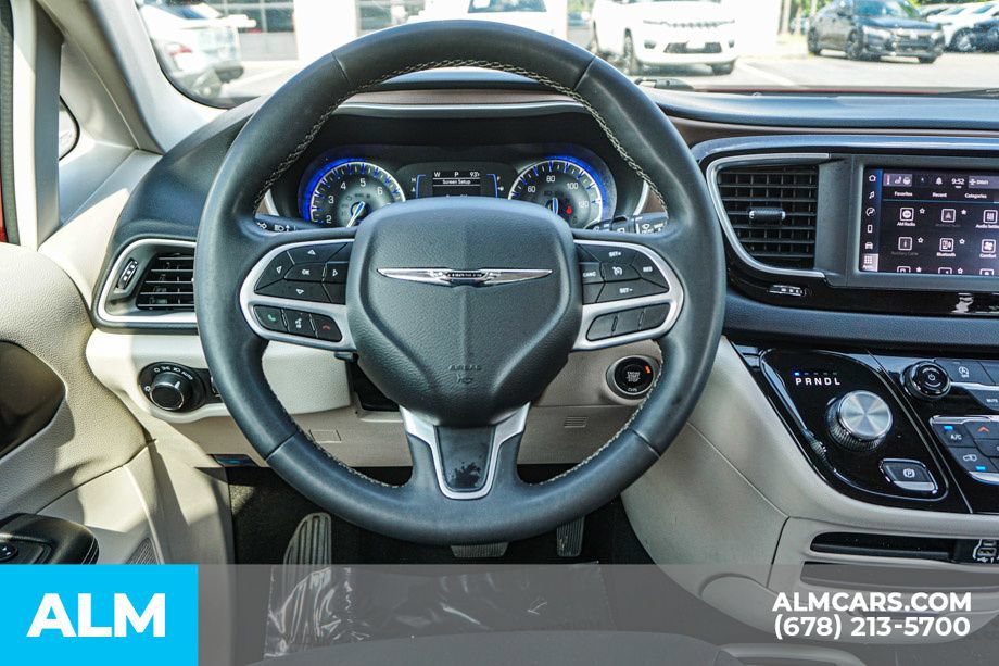 Used 2022 Chrysler Voyager LX FWD image 29