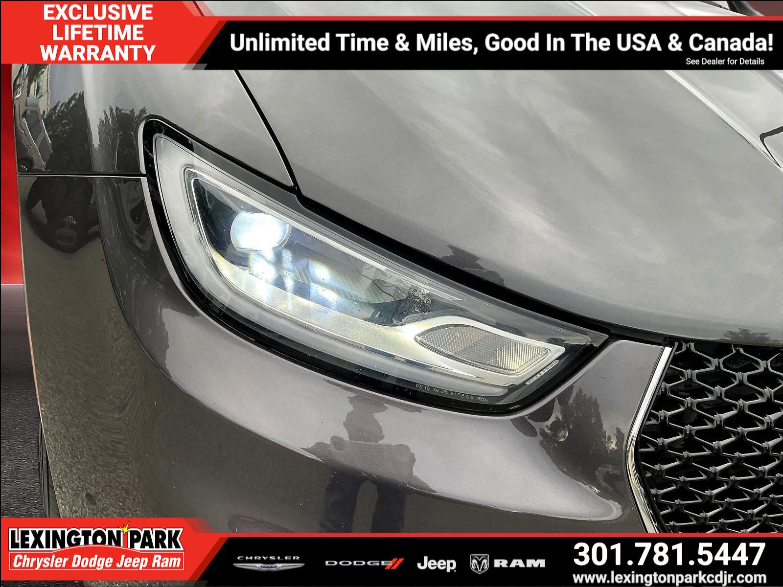 Used 2023 Chrysler Pacifica Touring-L FWD image 31