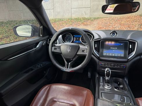 Used 2017 Maserati Ghibli image 20