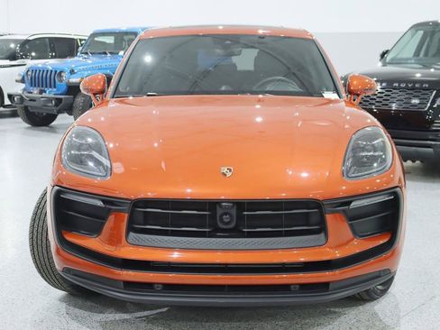 Used 2025 Porsche Macan AWD/4WD image 8